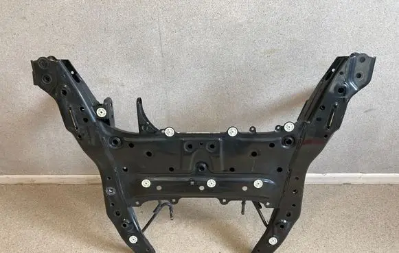 BMW 1 F40 Front subframe 6872729