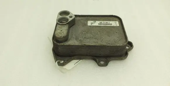 Volkswagen PASSAT B7 Engine oil radiator 03C117021J
