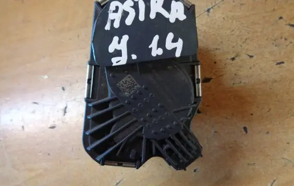 Opel Astra J Throttle valve 55562270 0280750482
