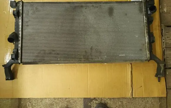 Renault Laguna III Coolant radiator 214000003r