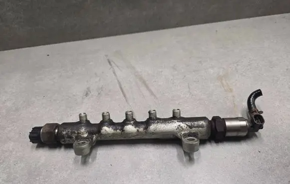 Toyota Corolla Verso AR10 Fuel main line pipe 89456
