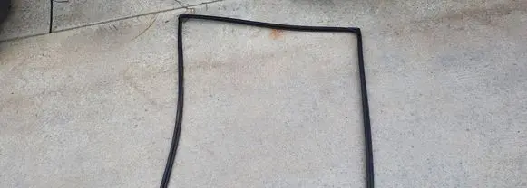 Toyota Verso Rubber seal rear door window/glass 