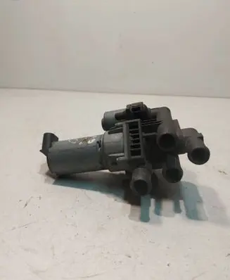 Mercedes-Benz S W220 Coolant heater control valve 2208300084