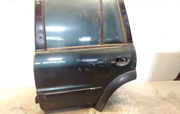 Nissan Patrol Y61 Rear door