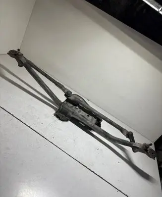 Volkswagen PASSAT B5 Front wiper linkage and motor 8D1955605B 3B1955113B