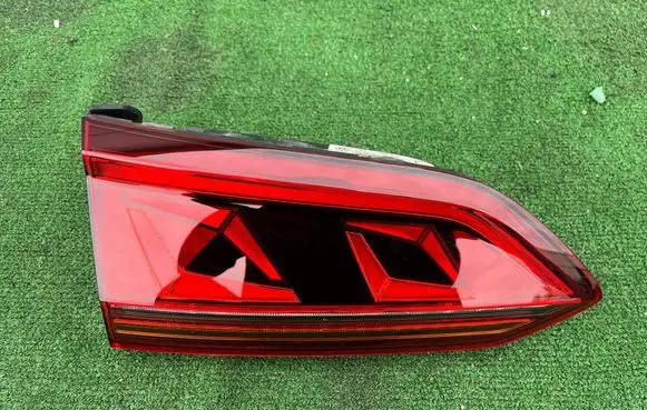 Volkswagen Touareg III Tailgate rear/tail lights 760945307