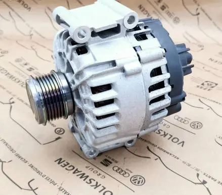Volkswagen Golf VII Generator/alternator 06J903023D