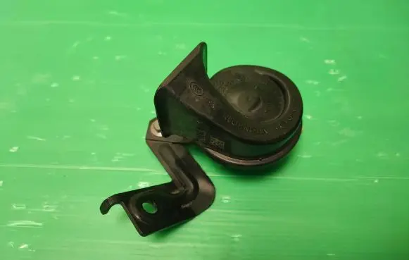 Opel Vivaro Horn signal 703881157