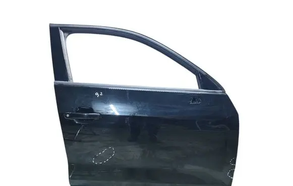 Audi Q2 - Front door