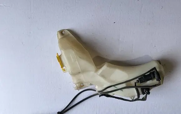 Dodge Journey Windshield washer fluid reservoir/tank 05116307AA