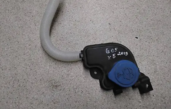 BMW X5 G05 Windshield washer fluid reservoir/tank 7434868