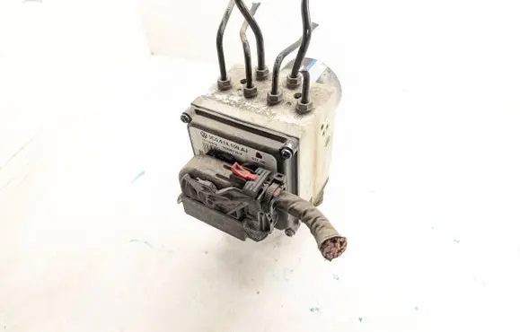 Volkswagen PASSAT B6 ABS Pump 3C0614109AJ