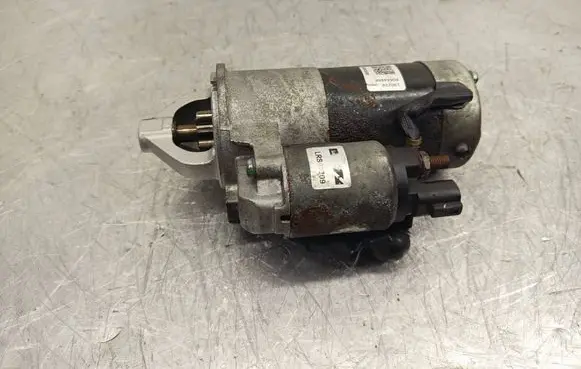 Hyundai i30 Starter motor 361002A100