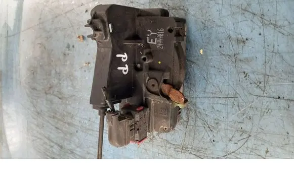 Opel Astra G Front door lock