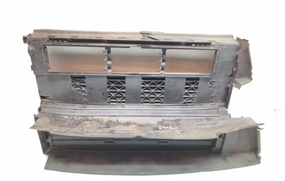 Opel Astra L Intercooler air guide/duct channel 9844850280