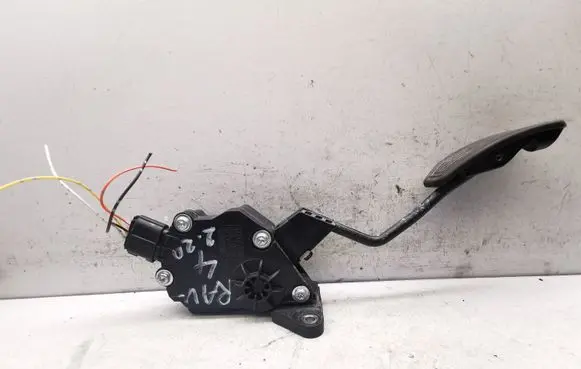 Toyota RAV 4 (XA30) Accelerator throttle pedal