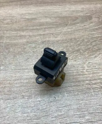 Mitsubishi Carisma Wing mirror switch CarismaSwitch