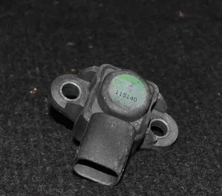 Mercedes-Benz Vito Viano W639 Air pressure sensor A0051535028