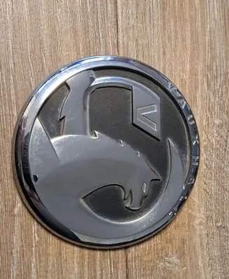 Opel Grandland X Manufacturer badge logo/emblem YP00127877