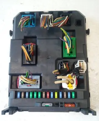 Citroen C3 Comfort/convenience module 9664983380 NE70187