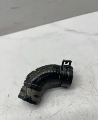 Audi A4 S4 B7 8E 8H Breather/breather pipe/hose 057103493A