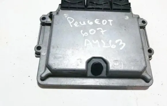 Peugeot 607 Engine control unit/module 9639863180