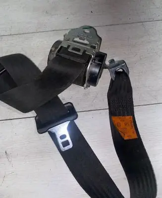 Ford Focus C-MAX Rear seatbelt 040585 TYD920