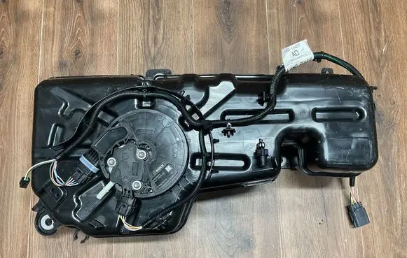 Land Rover Range Rover Evoque L551 AdBlue liquid reservoir FPLA5J229AC K8D214407AD K8D25J228AB