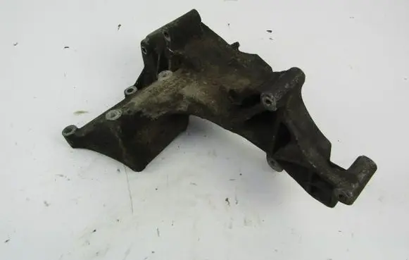 Volkswagen Transporter - Caravelle T4 Power steering pump mounting bracket 