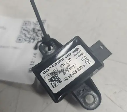 Mercedes-Benz S W221 Airbag deployment crash/impact sensor A0038208426