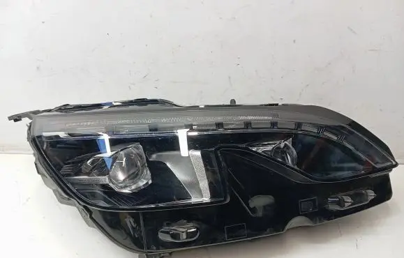 Peugeot 5008 II Headlight/headlamp 9826572680