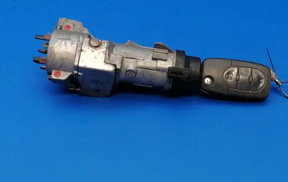 Audi A6 S6 C5 4B Ignition lock 4B0905851G