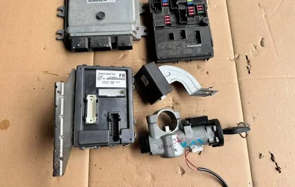 Nissan Micra Engine control unit/module ECU A56E32 49791829 TS30820