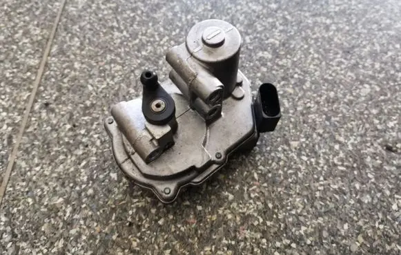 Audi A6 S6 C6 4F Throttle valve 059129086M