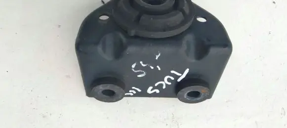 Radiator mount bracket