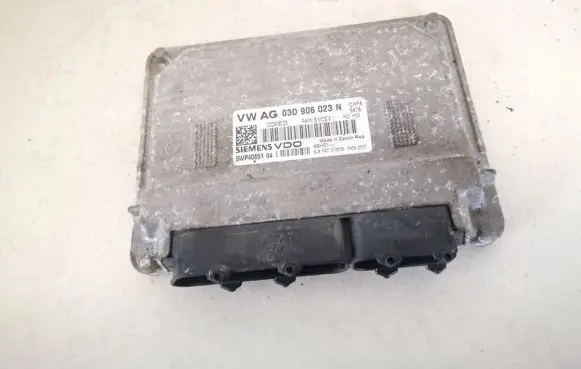 Skoda Fabia Mk2 (5J) Engine control unit/module 03d906023n 5wp40851