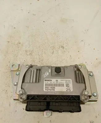 Toyota Yaris Engine control unit/module 896610H250 1039S54798 0261S07567