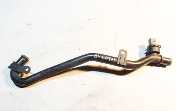 Volkswagen PASSAT B6 Engine coolant pipe/hose 5N0121065