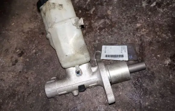 Citroen C6 Master brake cylinder