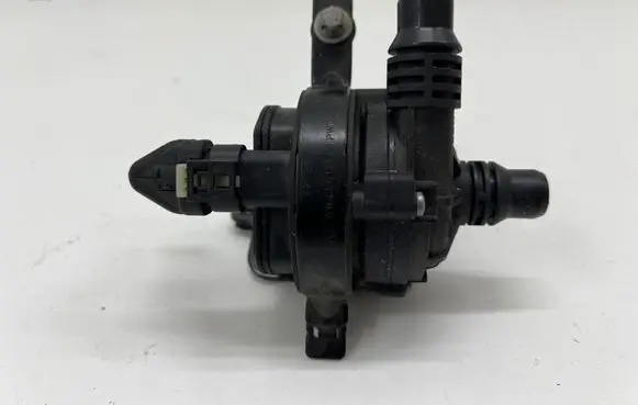 Mercedes-Benz CLA C118 X118 Electric auxiliary coolant/water pump A0005003500