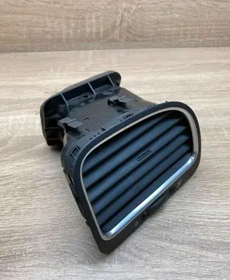 Volkswagen Golf VI Dashboard side air vent grill/cover trim 5K0819704 5K0819710