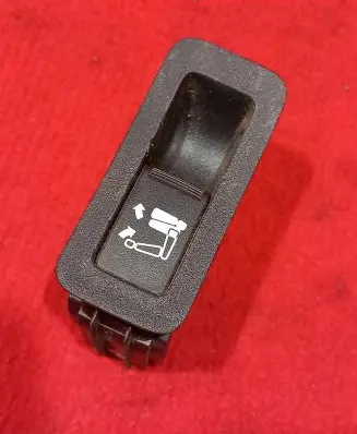 Citroen C-Crosser Other switches/knobs/shifts 8610A051 1747TH