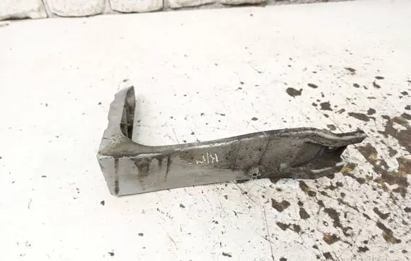 Audi A4 S4 B6 8E 8H Fender mounting bracket