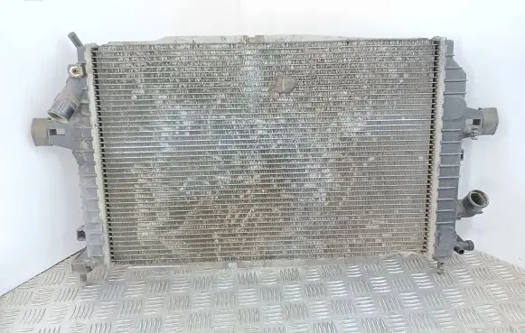 Opel Zafira B Coolant radiator