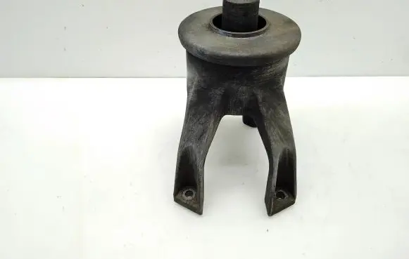 Volkswagen Transporter - Caravelle T5 Engine mount bracket 7H0199849