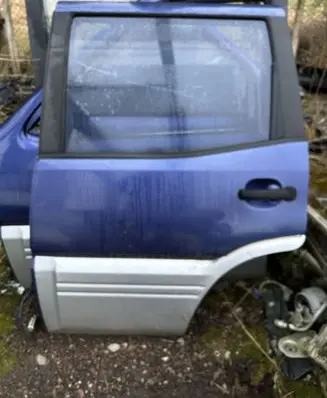 Nissan Terrano Rear door