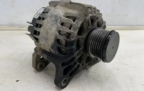 Renault Megane II Generator/alternator 231003831r TG12C094