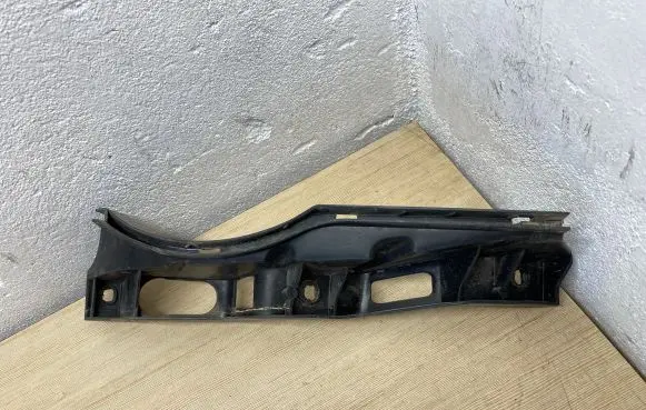 Volkswagen PASSAT B6 Front bumper mounting bracket 3C0807890
