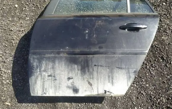 Opel Vectra C Rear door juodos