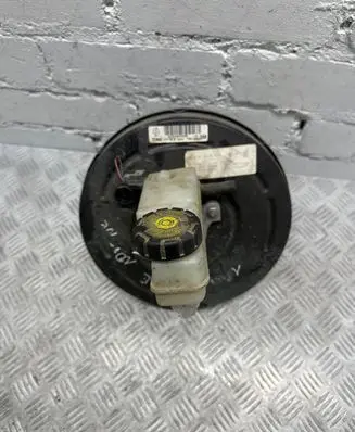 Renault Megane III Brake booster 472100005R